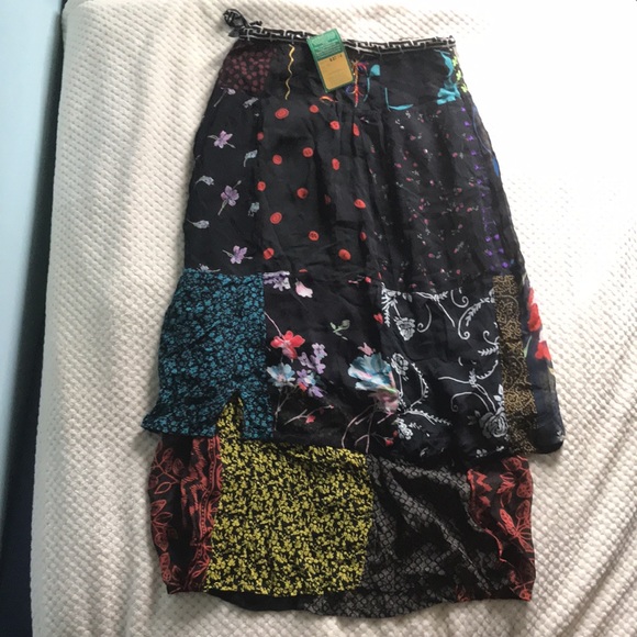 SACRED THREADS 2 tiered multi patterned tapestry skirt Size M/L Brand New - Picture 3 of 11
